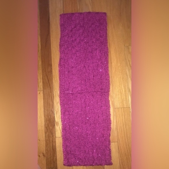 FLEECE Scarf - Picture 4 of 4